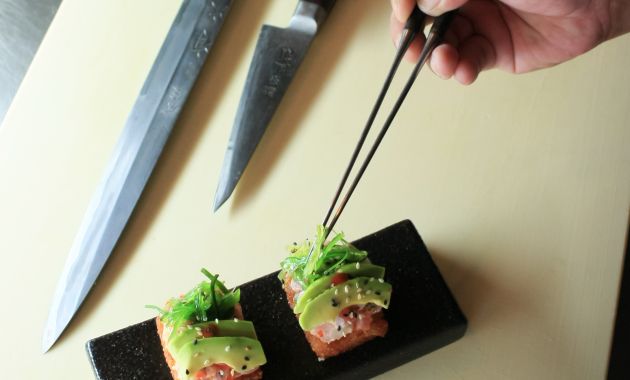 arroz pegao, yellowfin tuna tartar, avocado, wakame