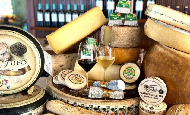 assortiment vin et fromage