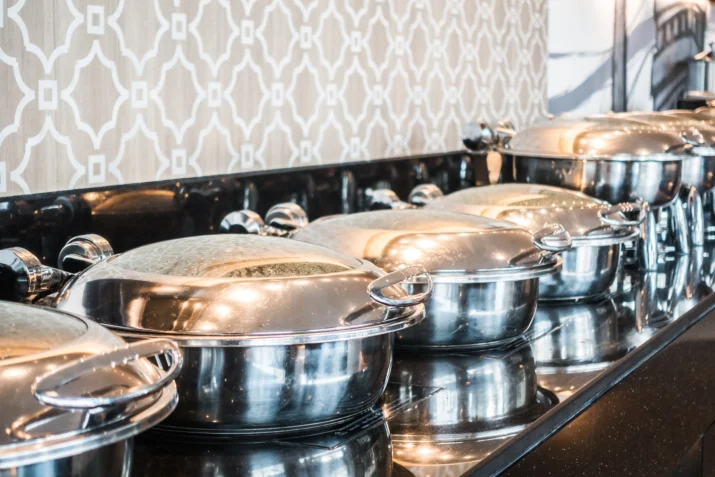 pots dans une rangee