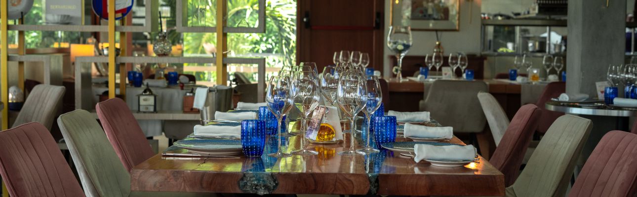 restaurant table de 8 personnes