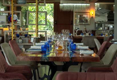 restaurant table de 8 personnes